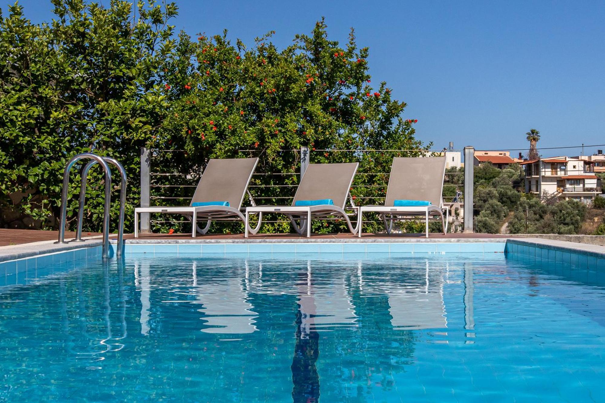 Dimitra Apartment With Private Pool And Sea View -The Ground Floor Of A Two Storey Building Daratsos Exterior photo